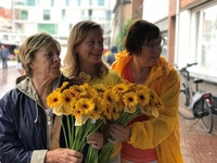 N-VA zet mama's in de bloemetjes
